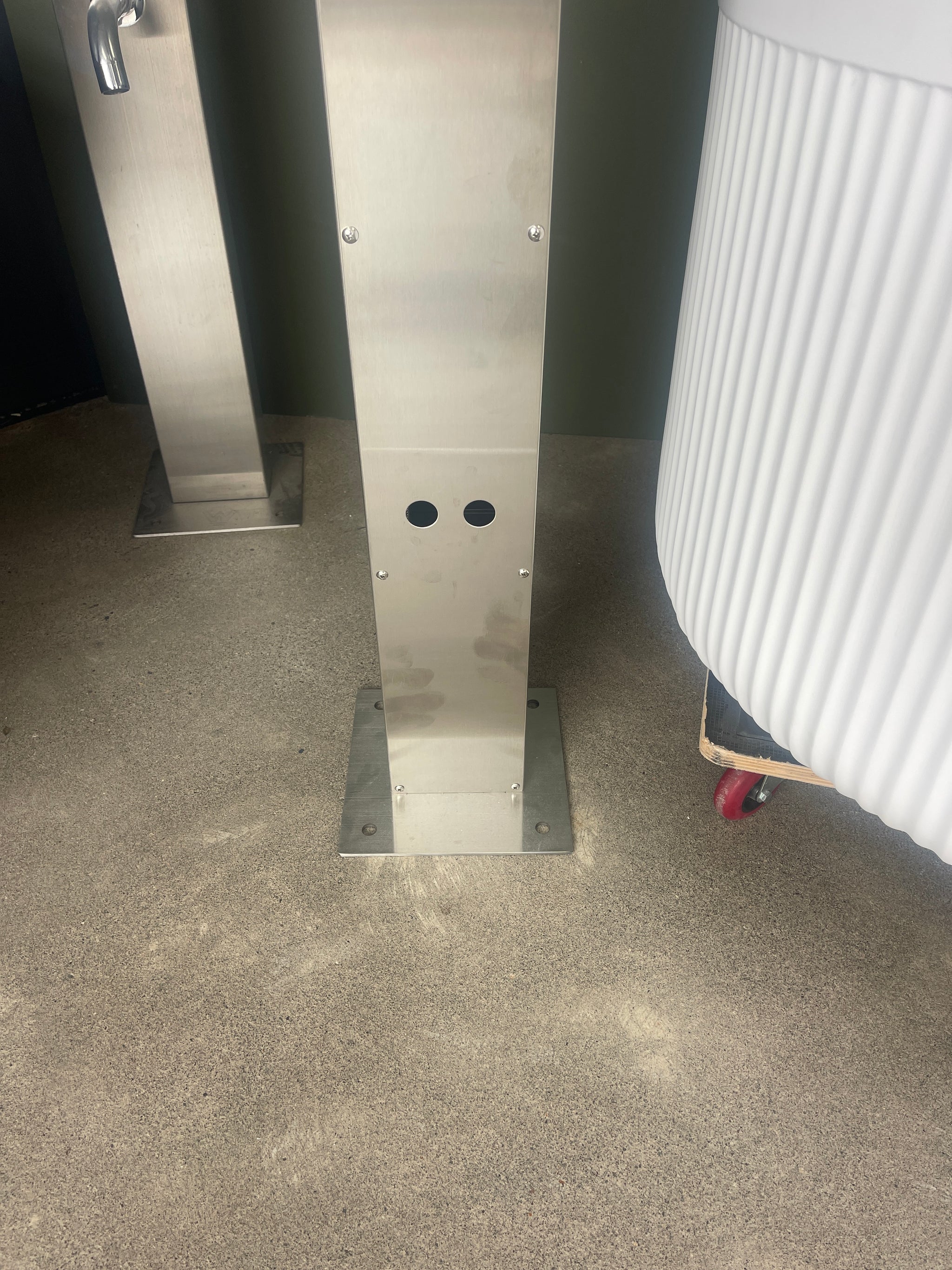 Raglan Stainless Outdoor Shower Column - STA10-2