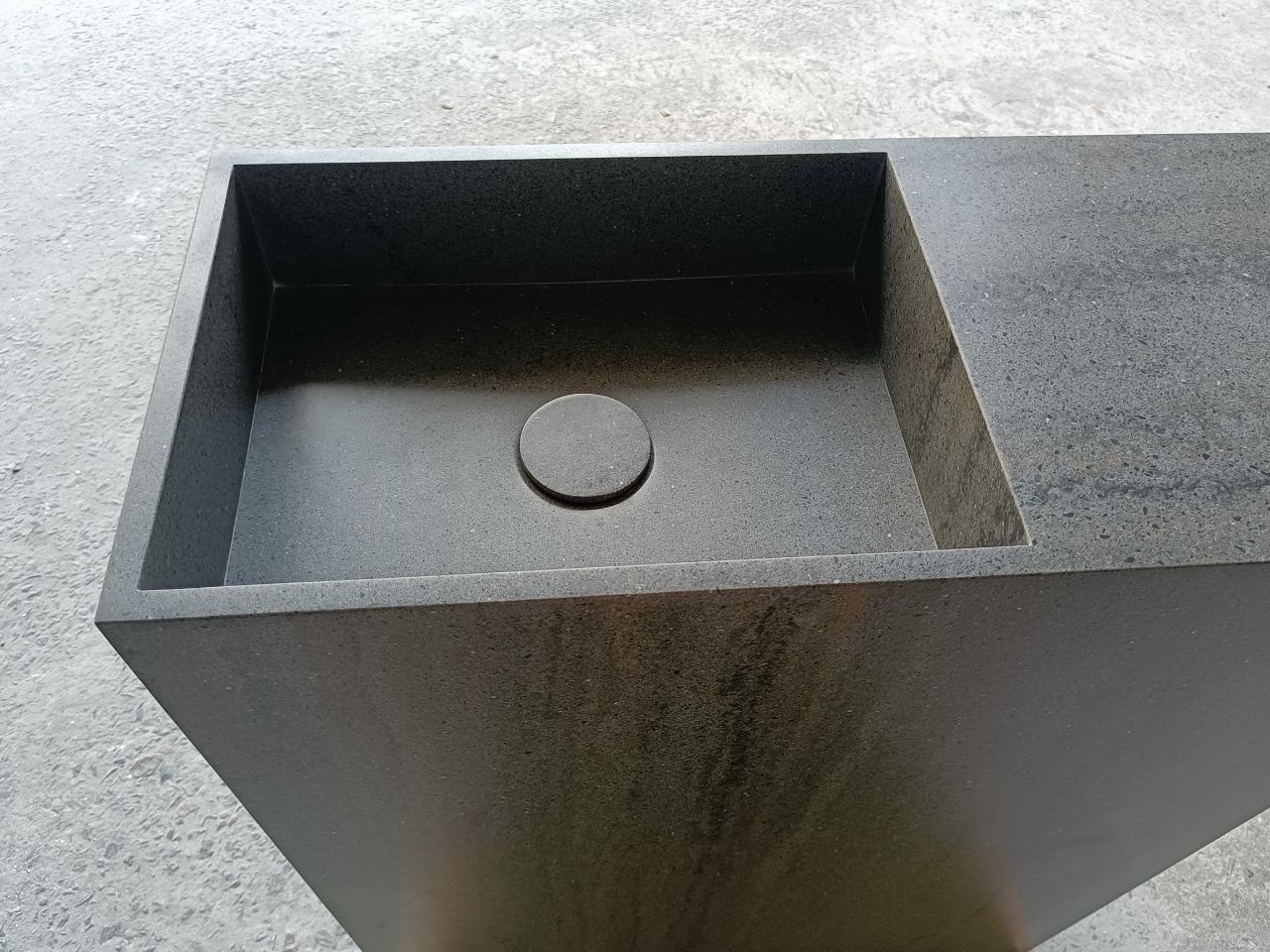 Freestanding Tahi pedestal basin- 900mm - M8873