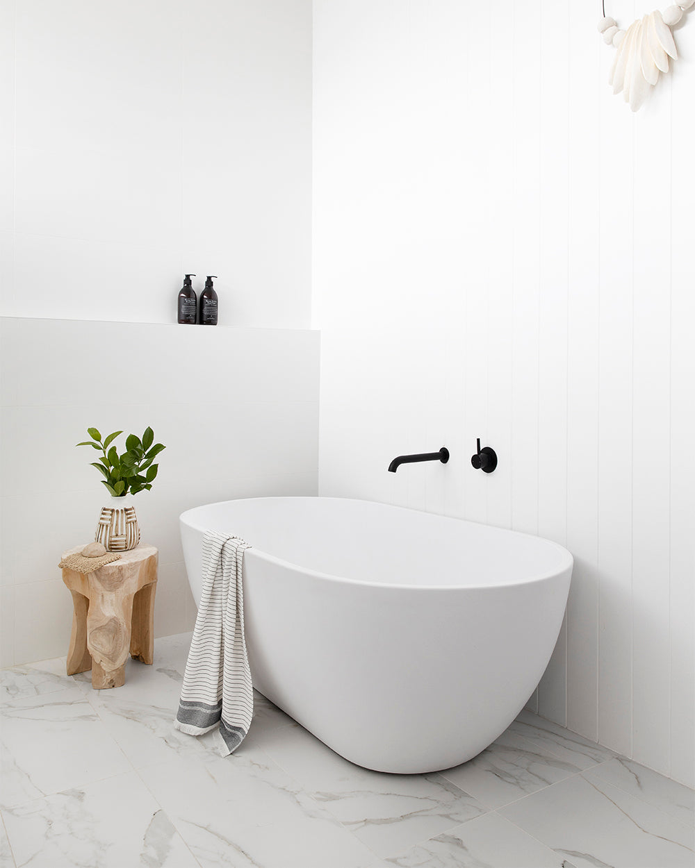 Justina ST12 stone bath - 1600mm - Various colours