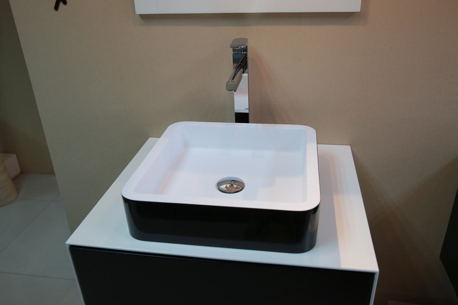 Hugi Modern Stone Basin