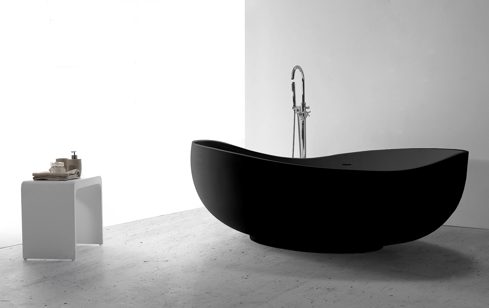 Hugi Resort Matte Black Stone Bath - 1840mm - B098