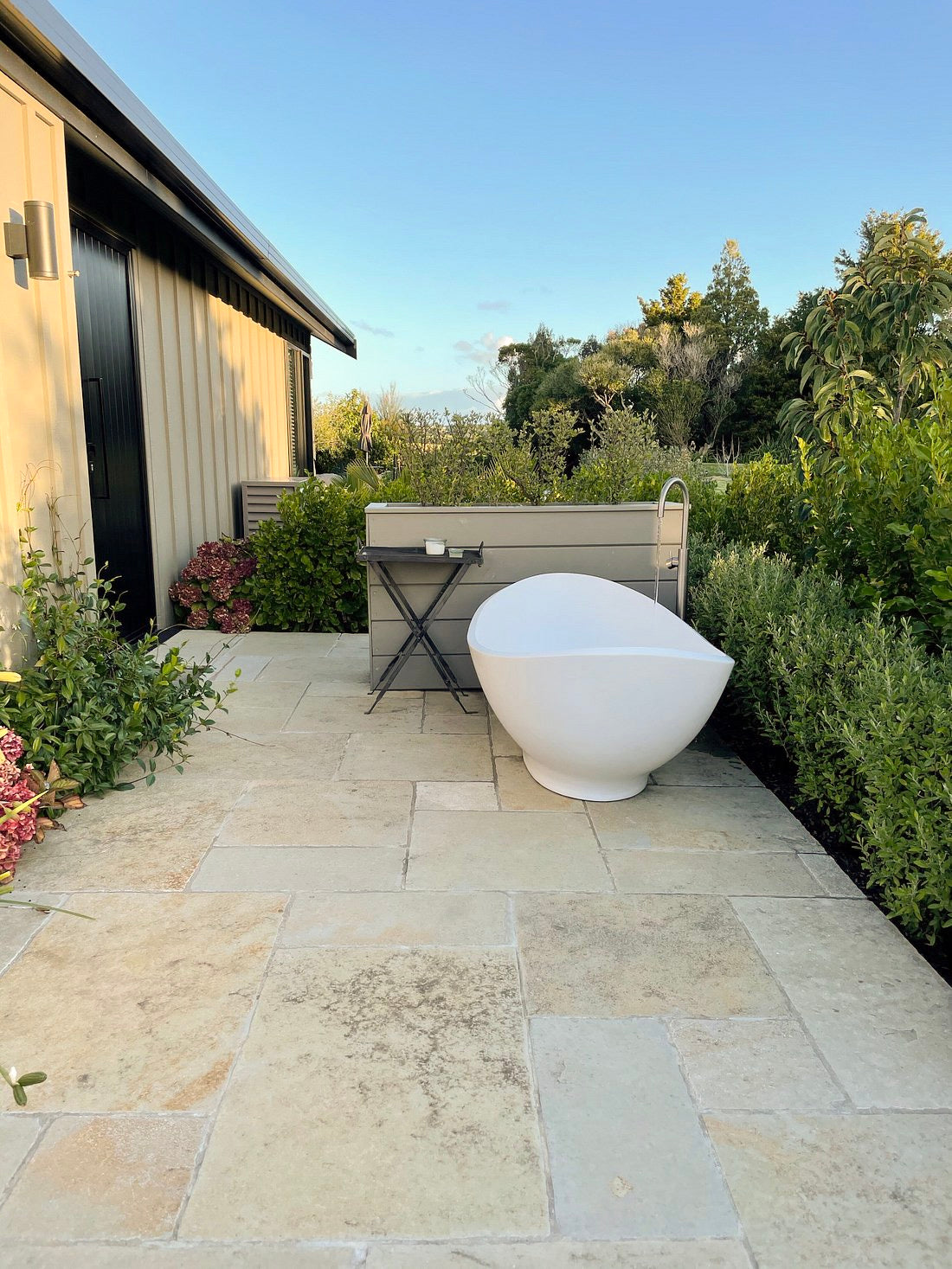 Bertina Outdoor Stone Bath - 1720mm - ST18