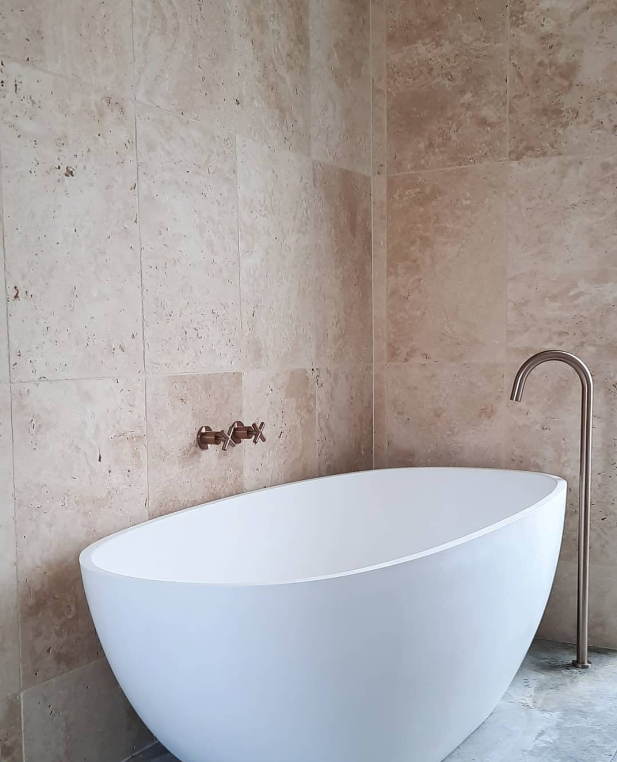 Hugi Classic Stone Bath - Best Selling Luxury Style - 1630mm - B008