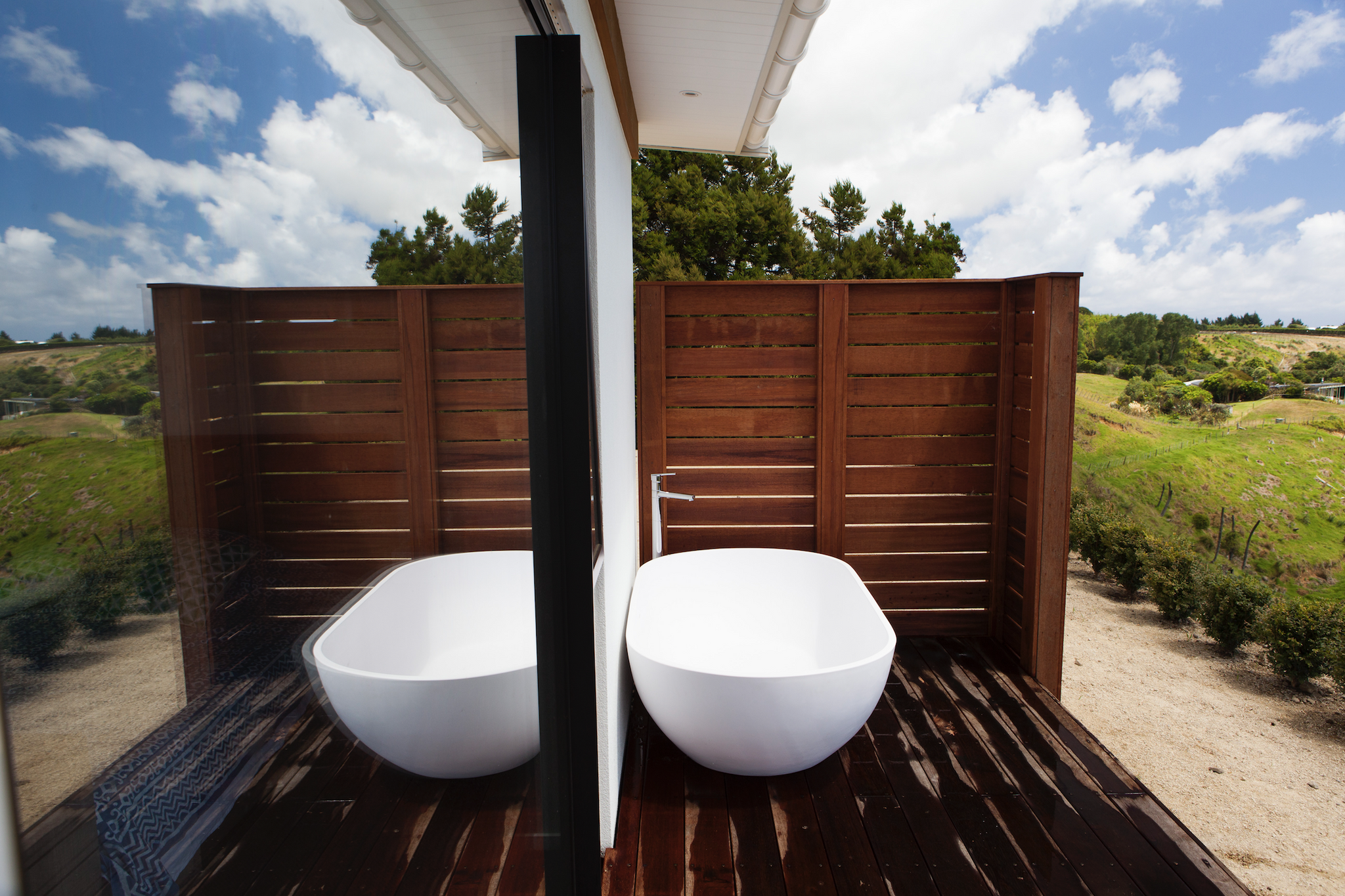 Justina Toka Lite ST12 1650mm Outdoor Bath