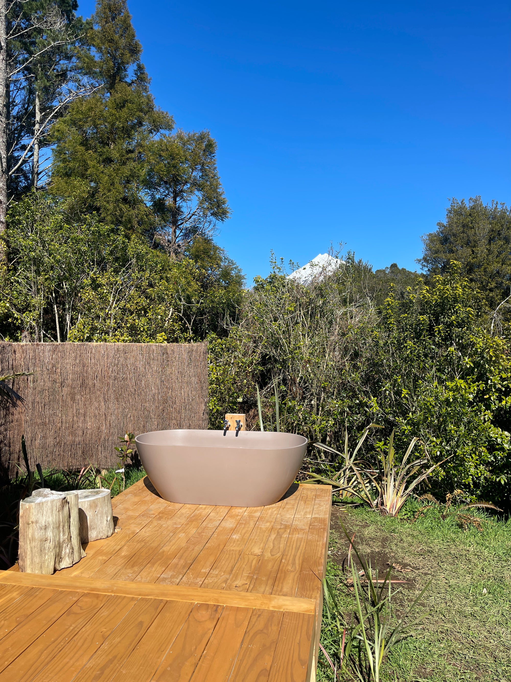 Justina Large Stone Bath - Outdoors - 1800mm - ST12 1800