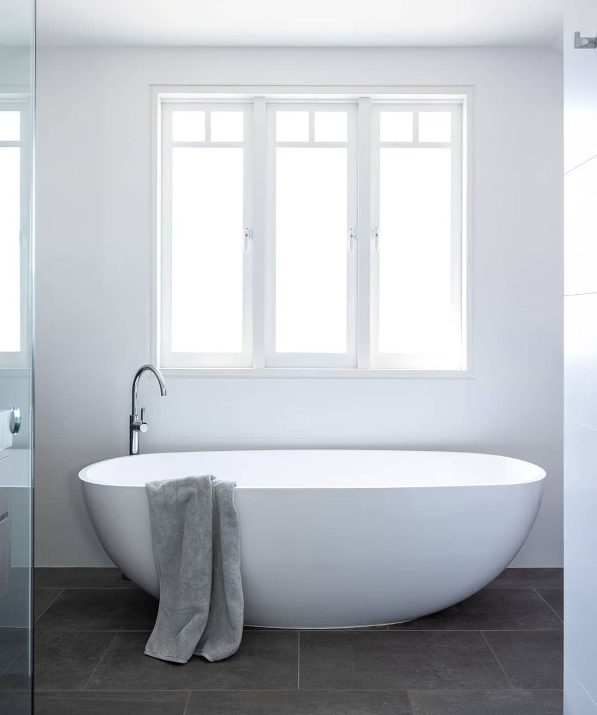 Matte White Stone Bath - Longer Shape - 1750mm - B008-B